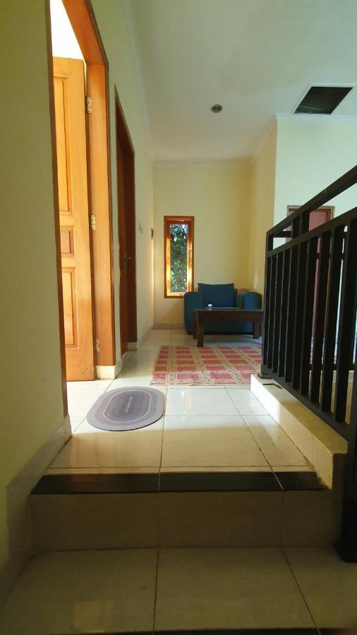 Villa House In Bekasi Timur Exterior foto